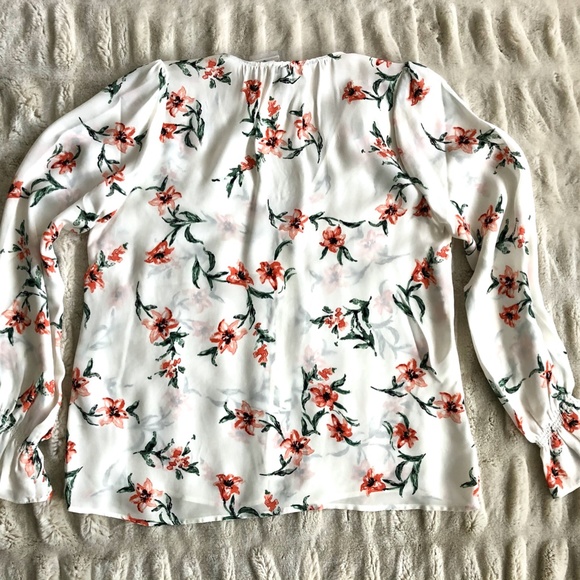 NEW Joie Bolona Silk Top in Porcelain - Picture 3 of 7